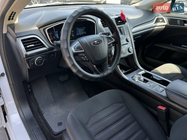Білий Форд Фьюжен, об'ємом двигуна 2 л та пробігом 173 тис. км за 15900 $, фото 23 на Automoto.ua