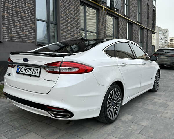 Белый Форд Фьюжн, объемом двигателя 2 л и пробегом 65 тыс. км за 18000 $, фото 1 на Automoto.ua