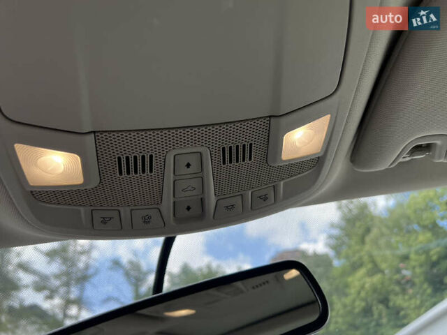 Білий Форд Фьюжен, об'ємом двигуна 2 л та пробігом 183 тис. км за 14500 $, фото 23 на Automoto.ua