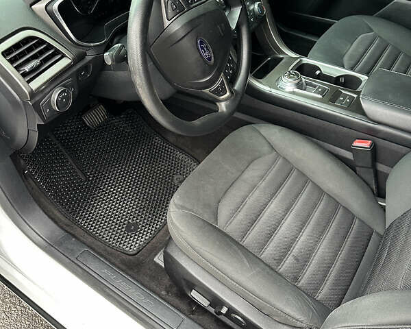 Білий Форд Фьюжен, об'ємом двигуна 2 л та пробігом 108 тис. км за 13500 $, фото 10 на Automoto.ua