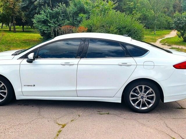 Белый Форд Фьюжн, объемом двигателя 2 л и пробегом 120 тыс. км за 14000 $, фото 6 на Automoto.ua