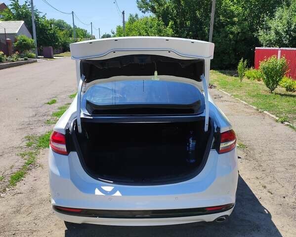 Белый Форд Фьюжн, объемом двигателя 2 л и пробегом 75 тыс. км за 18000 $, фото 14 на Automoto.ua