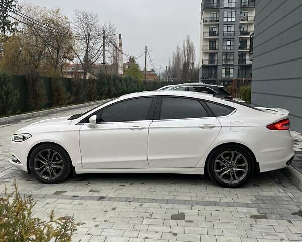 Белый Форд Фьюжн, объемом двигателя 2 л и пробегом 133 тыс. км за 15000 $, фото 9 на Automoto.ua