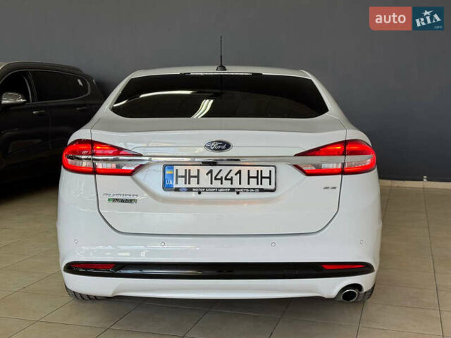 Белый Форд Фьюжн, объемом двигателя 2 л и пробегом 160 тыс. км за 16900 $, фото 5 на Automoto.ua