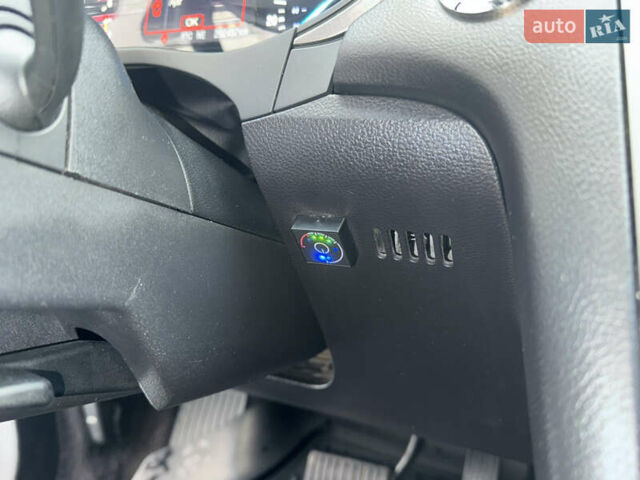 Білий Форд Фьюжен, об'ємом двигуна 2.5 л та пробігом 252 тис. км за 9400 $, фото 53 на Automoto.ua