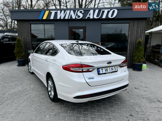 Білий Форд Фьюжен, об'ємом двигуна 2 л та пробігом 112 тис. км за 15900 $, фото 21 на Automoto.ua