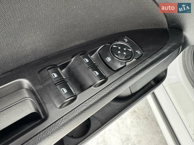 Білий Форд Фьюжен, об'ємом двигуна 2.5 л та пробігом 252 тис. км за 9400 $, фото 32 на Automoto.ua