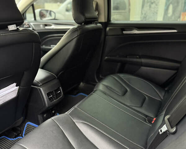 Білий Форд Фьюжен, об'ємом двигуна 2 л та пробігом 187 тис. км за 15000 $, фото 14 на Automoto.ua