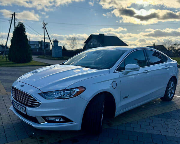 Белый Форд Фьюжн, объемом двигателя 2 л и пробегом 110 тыс. км за 14000 $, фото 3 на Automoto.ua