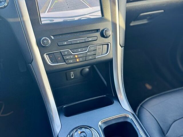 Белый Форд Фьюжн, объемом двигателя 2 л и пробегом 111 тыс. км за 14000 $, фото 15 на Automoto.ua