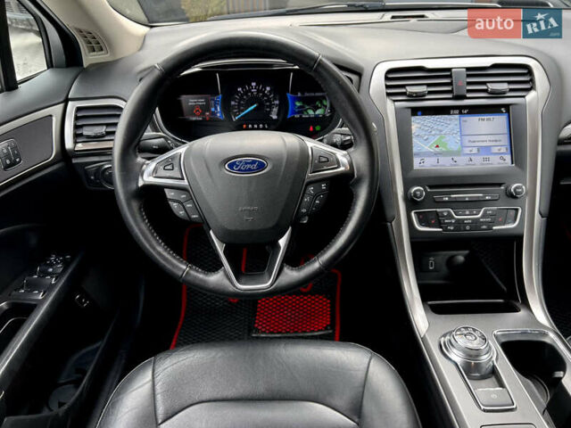 Білий Форд Фьюжен, об'ємом двигуна 2 л та пробігом 112 тис. км за 15900 $, фото 9 на Automoto.ua