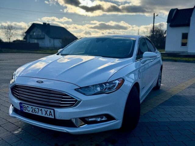 Белый Форд Фьюжн, объемом двигателя 2 л и пробегом 111 тыс. км за 14000 $, фото 2 на Automoto.ua