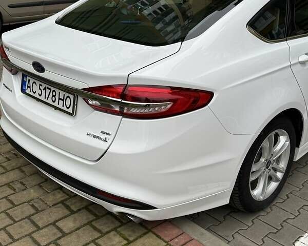 Белый Форд Фьюжн, объемом двигателя 2 л и пробегом 142 тыс. км за 14000 $, фото 2 на Automoto.ua