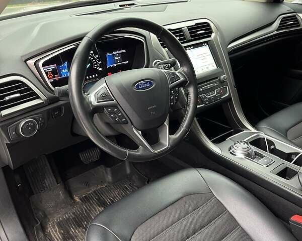 Белый Форд Фьюжн, объемом двигателя 2 л и пробегом 133 тыс. км за 15000 $, фото 12 на Automoto.ua