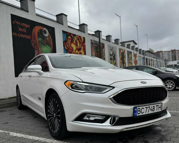 Білий Форд Фьюжен, об'ємом двигуна 2 л та пробігом 187 тис. км за 15000 $, фото 4 на Automoto.ua