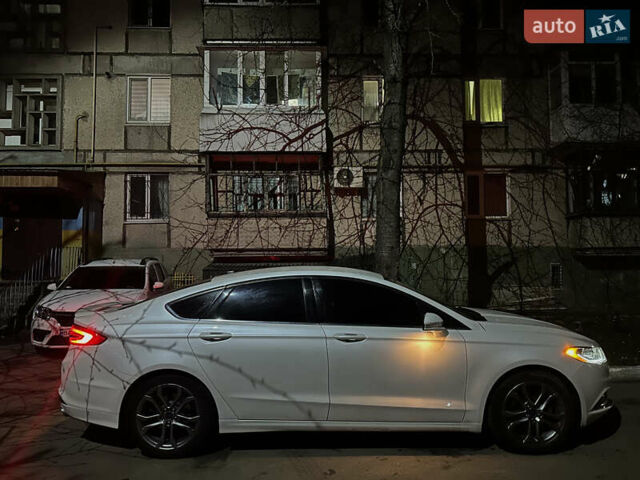 Белый Форд Фьюжн, объемом двигателя 2.5 л и пробегом 89 тыс. км за 13800 $, фото 2 на Automoto.ua