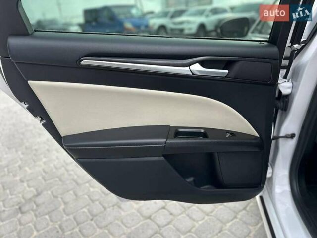 Белый Форд Фьюжн, объемом двигателя 2 л и пробегом 65 тыс. км за 17290 $, фото 27 на Automoto.ua