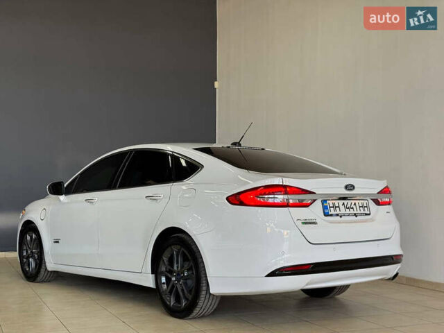 Белый Форд Фьюжн, объемом двигателя 2 л и пробегом 160 тыс. км за 16900 $, фото 4 на Automoto.ua
