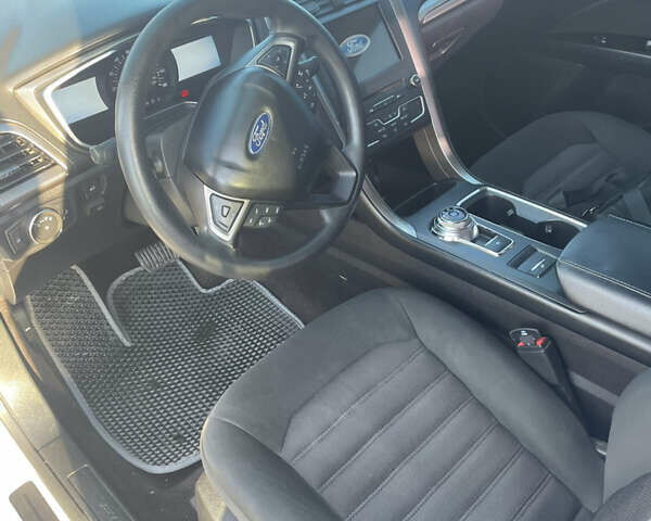 Белый Форд Фьюжн, объемом двигателя 2.49 л и пробегом 170 тыс. км за 11300 $, фото 15 на Automoto.ua