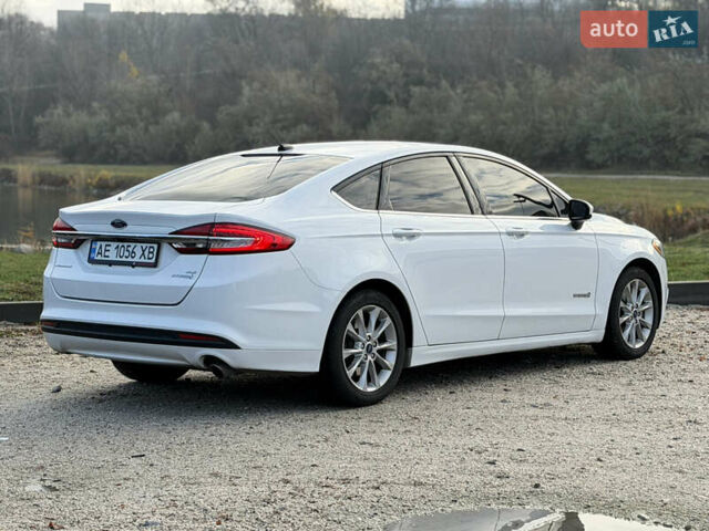 Білий Форд Фьюжен, об'ємом двигуна 2 л та пробігом 175 тис. км за 12500 $, фото 10 на Automoto.ua