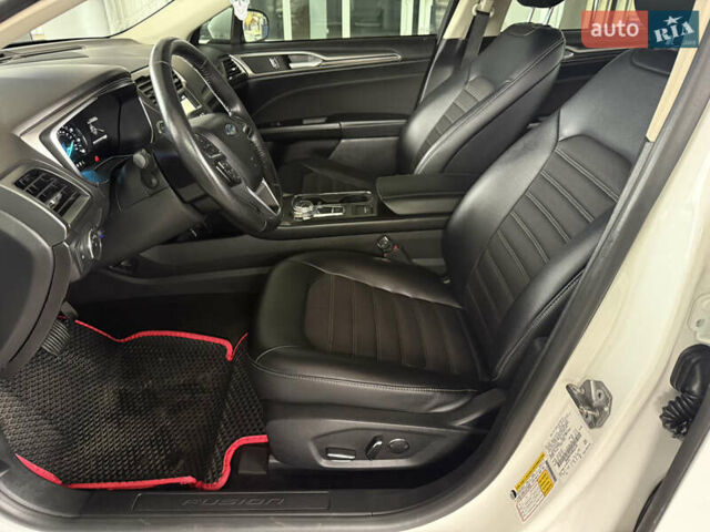 Білий Форд Фьюжен, об'ємом двигуна 2.49 л та пробігом 111 тис. км за 12999 $, фото 7 на Automoto.ua