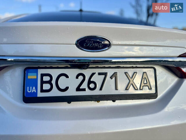 Белый Форд Фьюжн, объемом двигателя 2 л и пробегом 110 тыс. км за 14000 $, фото 7 на Automoto.ua