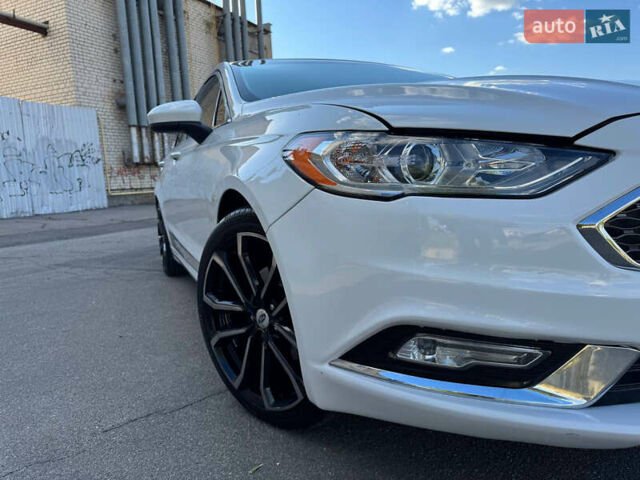 Білий Форд Фьюжен, об'ємом двигуна 2.5 л та пробігом 109 тис. км за 13200 $, фото 11 на Automoto.ua