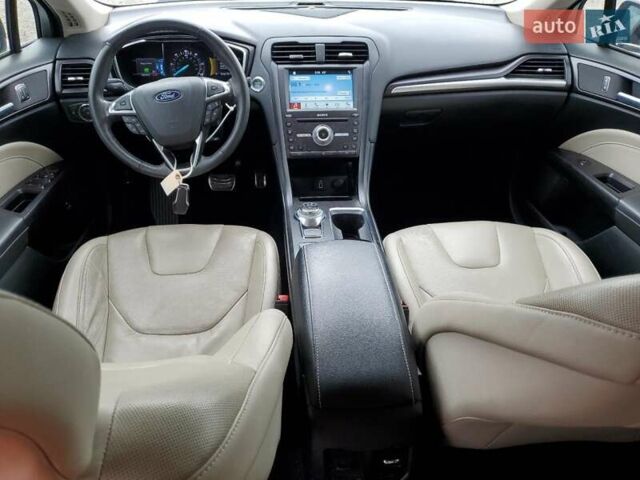 Форд Фьюжн 2017 в Полтаве на Automoto.ua Белый Форд Фьюжн, объемом двигателя 2 л и пробегом 165 тыс. км за 2200 $, фото 7 на Automoto.ua