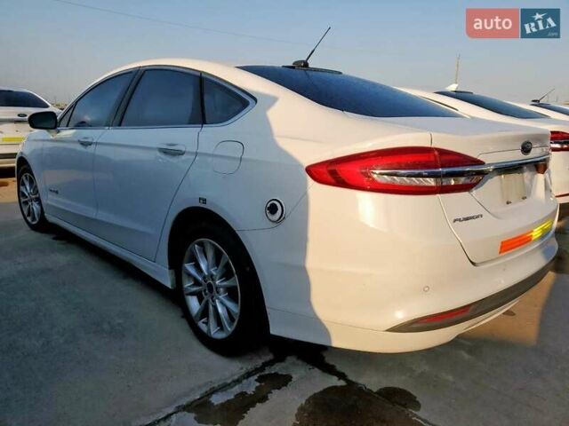 Білий Форд Фьюжен, об'ємом двигуна 2 л та пробігом 132 тис. км за 2500 $, фото 1 на Automoto.ua