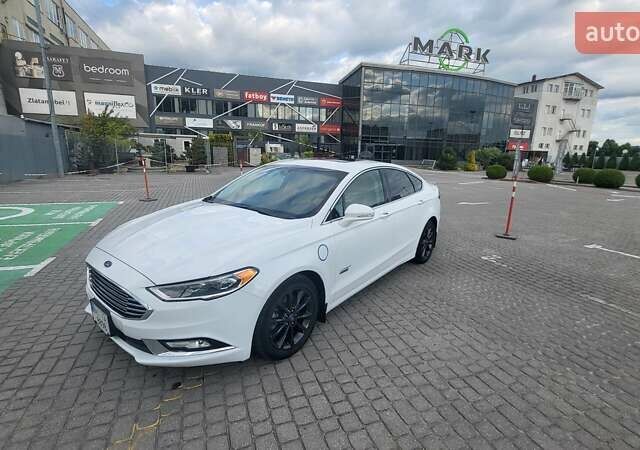 Форд Фьюжн 2017 в Львове на Automoto.ua Белый Форд Фьюжн, объемом двигателя 2 л и пробегом 133 тыс. км за 15500 $, фото 13 на Automoto.ua