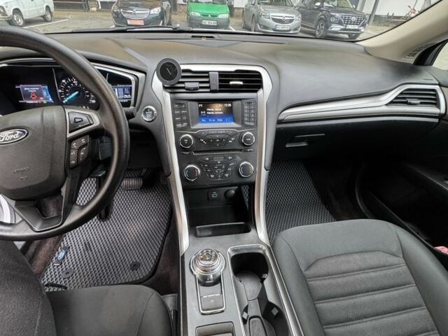 Белый Форд Фьюжн, объемом двигателя 2 л и пробегом 142 тыс. км за 14000 $, фото 4 на Automoto.ua