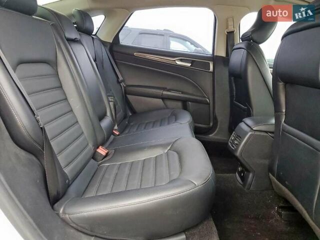 Білий Форд Фьюжен, об'ємом двигуна 2 л та пробігом 132 тис. км за 2500 $, фото 9 на Automoto.ua