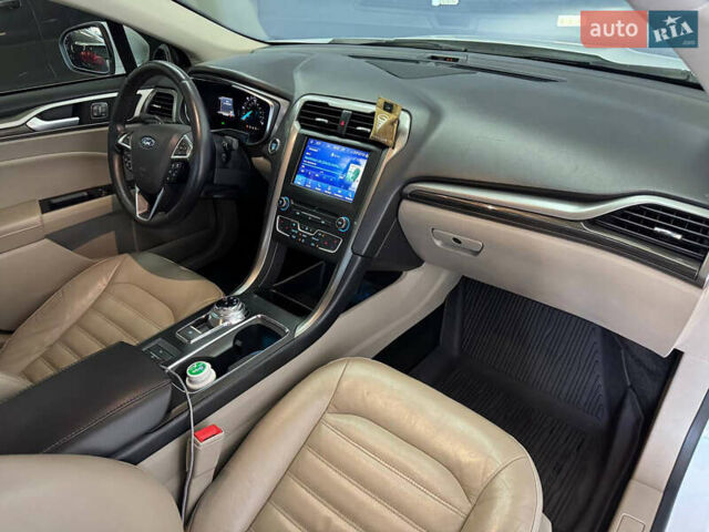 Белый Форд Фьюжн, объемом двигателя 2 л и пробегом 160 тыс. км за 16900 $, фото 15 на Automoto.ua