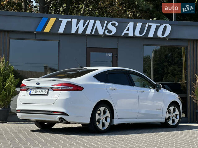 Білий Форд Фьюжен, об'ємом двигуна 2 л та пробігом 173 тис. км за 15900 $, фото 19 на Automoto.ua