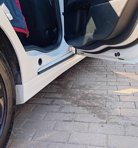 Білий Форд Фьюжен, об'ємом двигуна 1.5 л та пробігом 70 тис. км за 14000 $, фото 16 на Automoto.ua