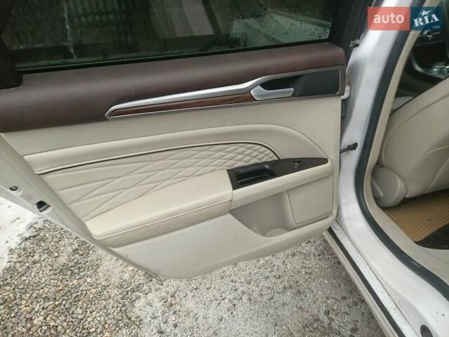 Білий Форд Фьюжен, об'ємом двигуна 2 л та пробігом 127 тис. км за 16000 $, фото 12 на Automoto.ua