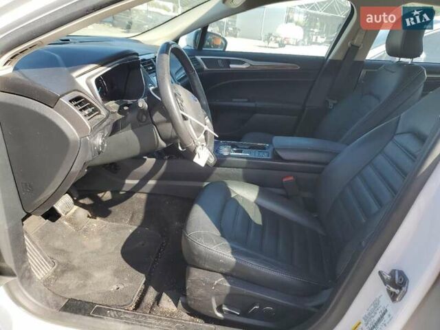 Белый Форд Фьюжн, объемом двигателя 2 л и пробегом 67 тыс. км за 2600 $, фото 6 на Automoto.ua