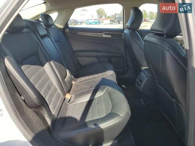 Белый Форд Фьюжн, объемом двигателя 0 л и пробегом 88 тыс. км за 2400 $, фото 9 на Automoto.ua