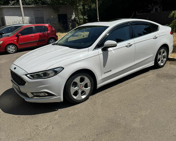 Форд Фьюжн 2017 в Одессе на Automoto.ua Белый Форд Фьюжн, объемом двигателя 2 л и пробегом 174 тыс. км за 14900 $, фото 1 на Automoto.ua