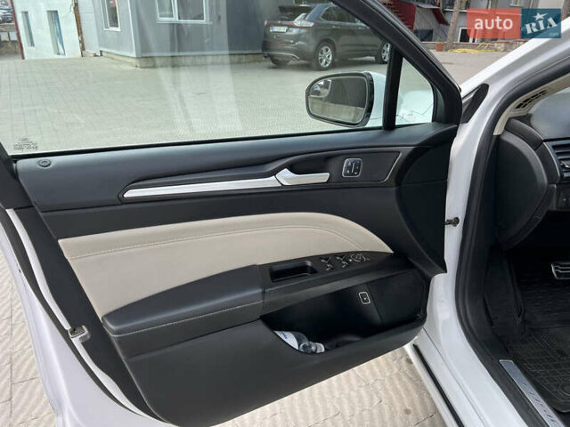 Білий Форд Фьюжен, об'ємом двигуна 2 л та пробігом 183 тис. км за 14500 $, фото 8 на Automoto.ua