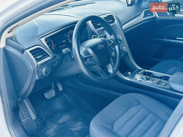 Білий Форд Фьюжен, об'ємом двигуна 1.5 л та пробігом 106 тис. км за 12500 $, фото 30 на Automoto.ua