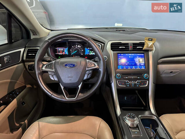 Белый Форд Фьюжн, объемом двигателя 2 л и пробегом 160 тыс. км за 16900 $, фото 9 на Automoto.ua