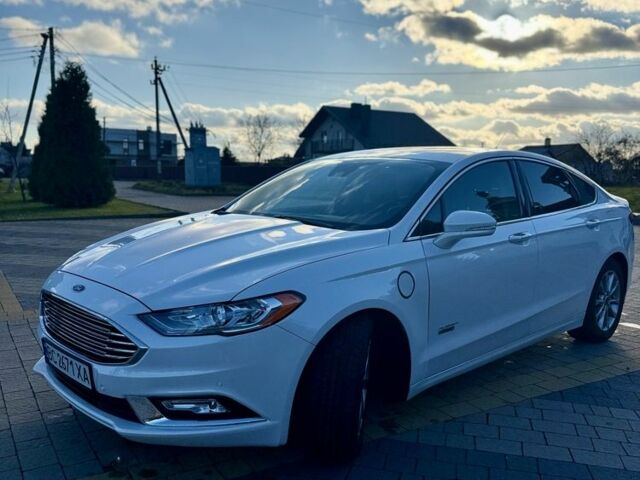 Белый Форд Фьюжн, объемом двигателя 2 л и пробегом 111 тыс. км за 14000 $, фото 1 на Automoto.ua