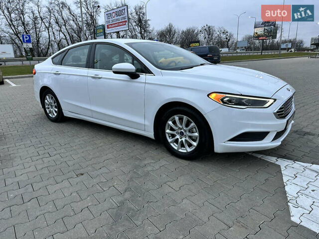 Белый Форд Фьюжн, объемом двигателя 2.49 л и пробегом 130 тыс. км за 12000 $, фото 4 на Automoto.ua