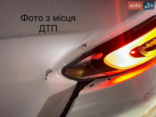 Білий Форд Фьюжен, об'ємом двигуна 2 л та пробігом 189 тис. км за 14500 $, фото 25 на Automoto.ua