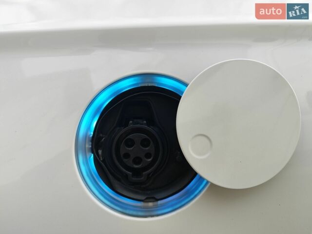 Белый Форд Фьюжн, объемом двигателя 2 л и пробегом 160 тыс. км за 14900 $, фото 13 на Automoto.ua