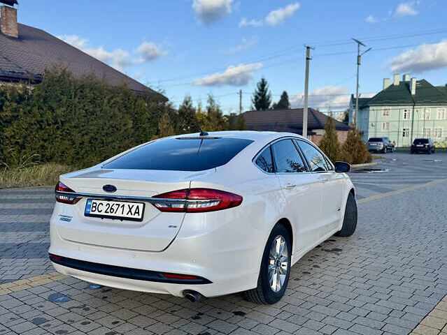 Белый Форд Фьюжн, объемом двигателя 2 л и пробегом 110 тыс. км за 14000 $, фото 8 на Automoto.ua