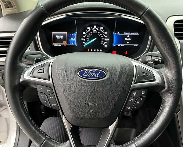 Белый Форд Фьюжн, объемом двигателя 2 л и пробегом 133 тыс. км за 15000 $, фото 13 на Automoto.ua