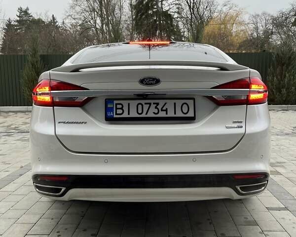 Белый Форд Фьюжн, объемом двигателя 2 л и пробегом 133 тыс. км за 15000 $, фото 6 на Automoto.ua