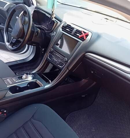 Білий Форд Фьюжен, об'ємом двигуна 1.5 л та пробігом 70 тис. км за 14000 $, фото 21 на Automoto.ua